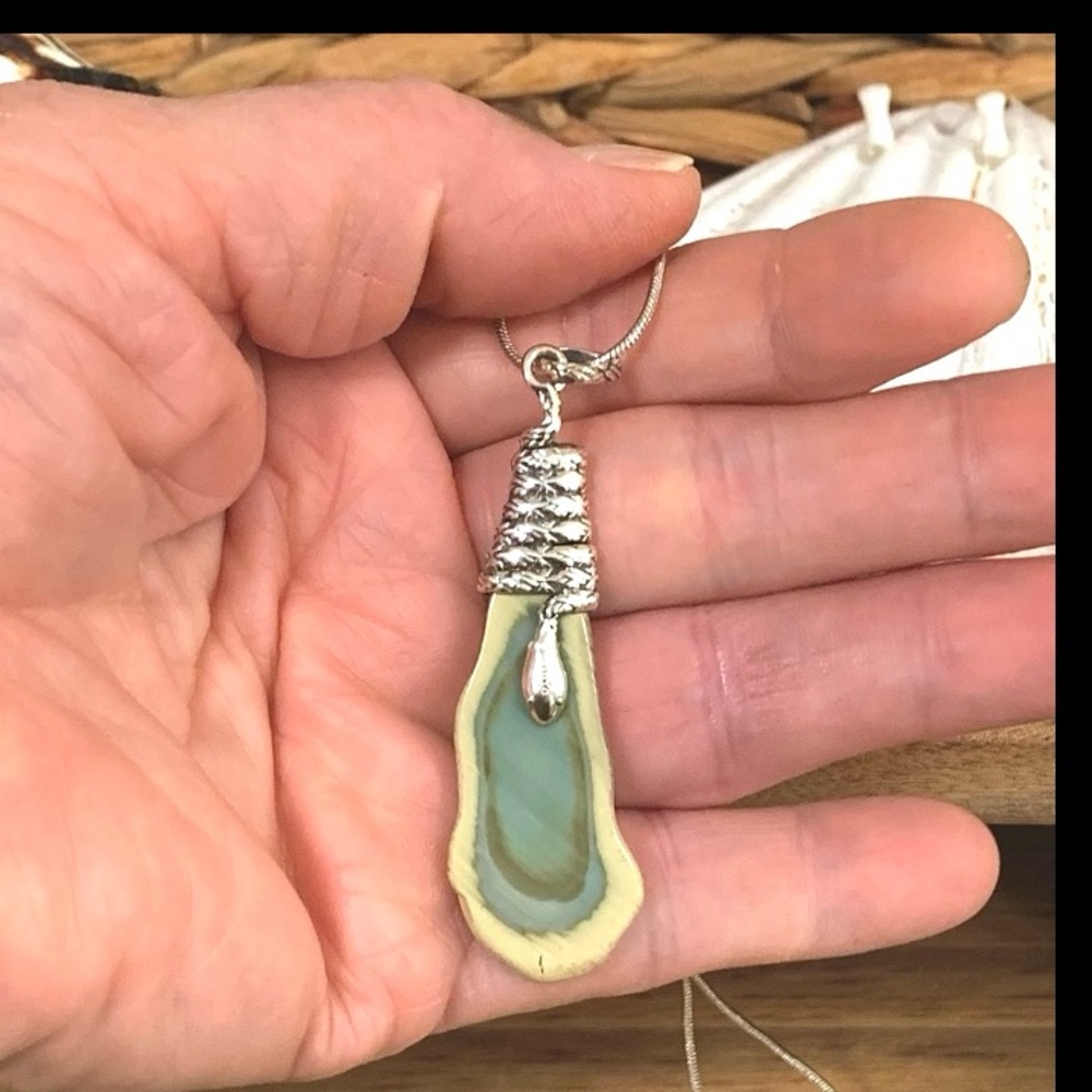 Royal Imperial Jasper Serpent Pendant - Picture 3 of 5